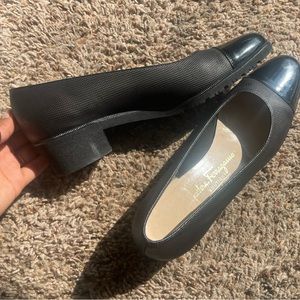 salvatore ferragamo pump shoes